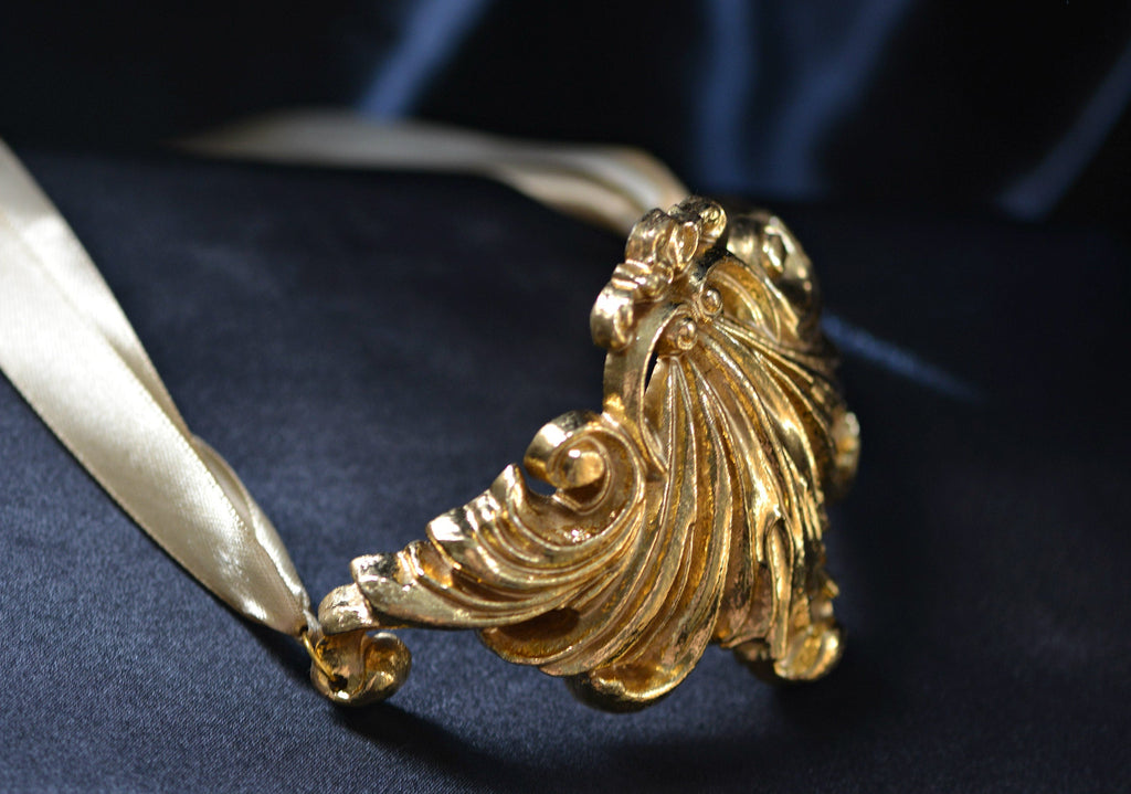 Elegant golden "Millefoglie" necklace