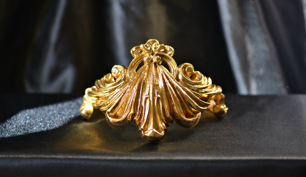 Elegant golden "Millefoglie" necklace