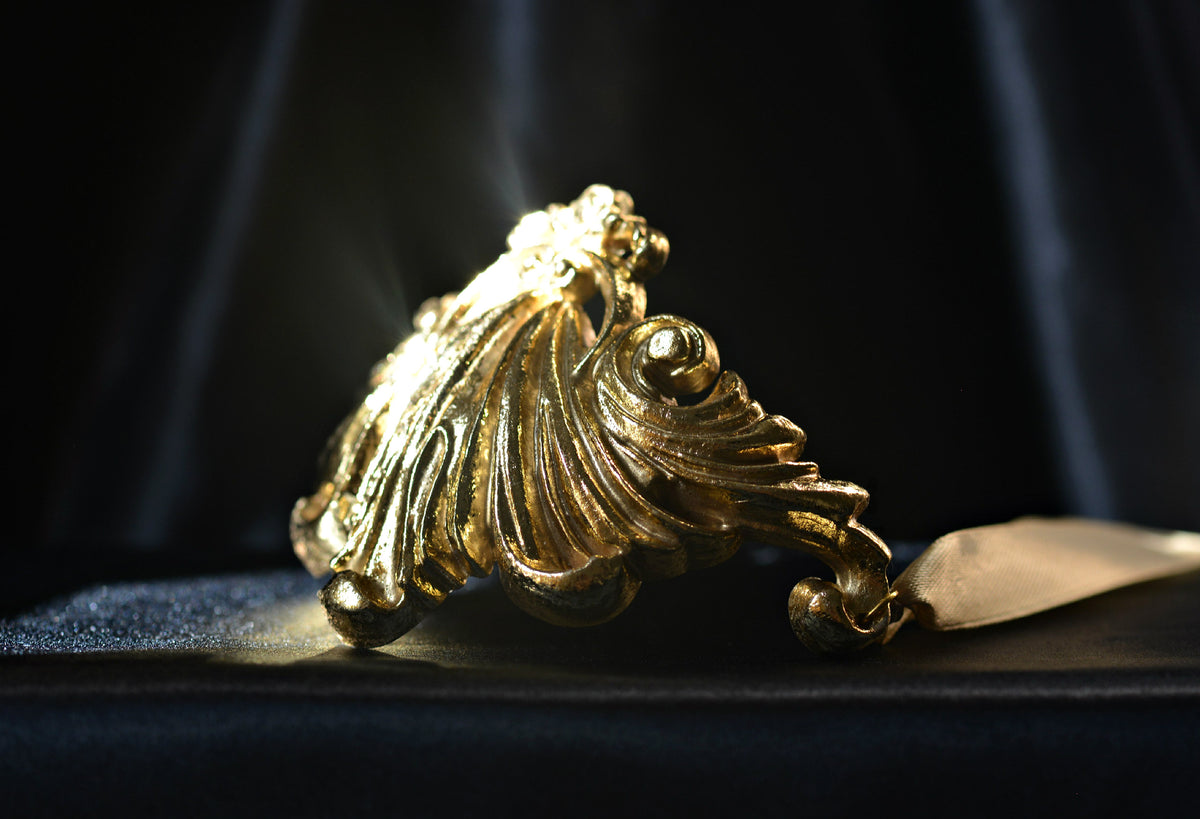 Elegant golden "Millefoglie" necklace